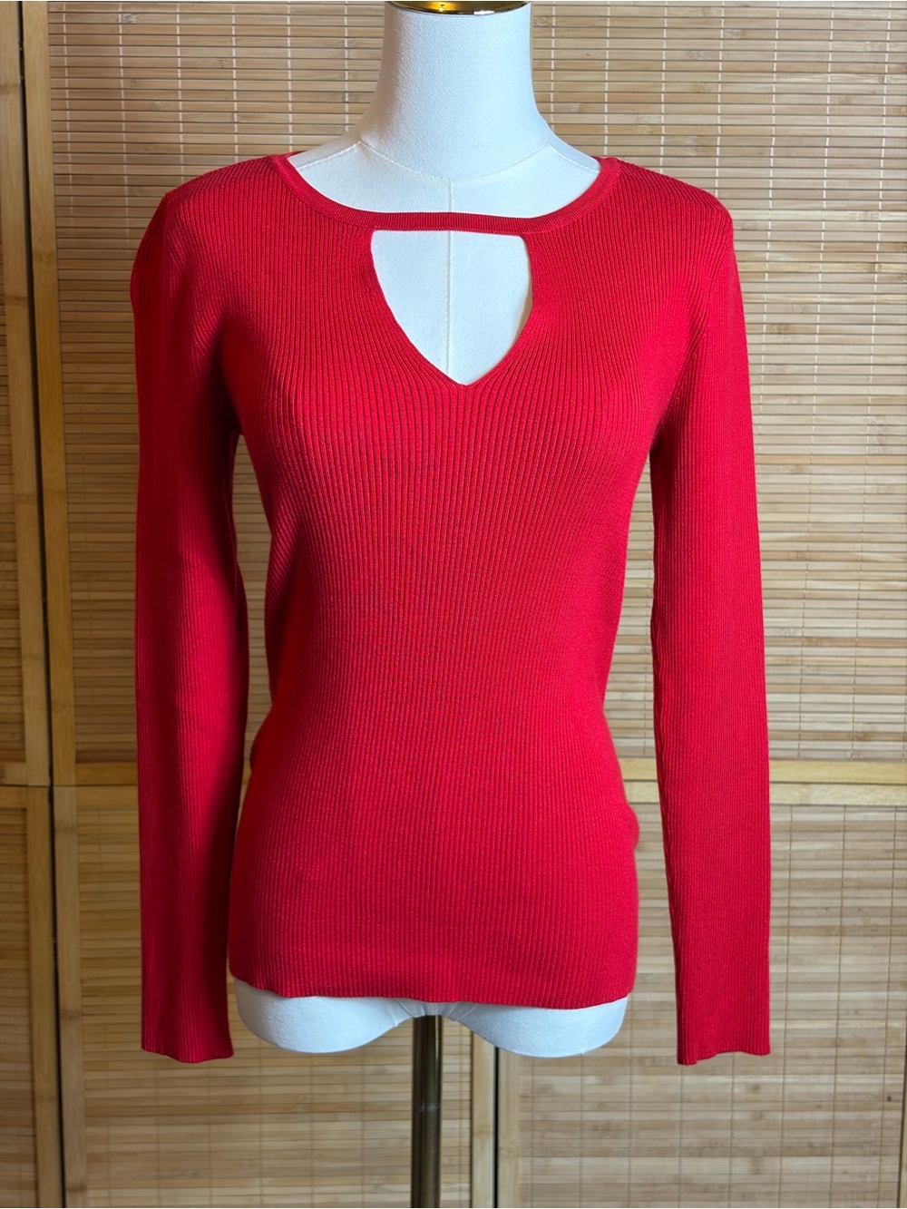 Red Ribbed Long-Sleeve Sweater with Keyhole Neck M